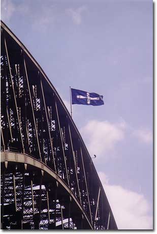 Eureka o'er Sydney Harbour Bridge, 3 Dec 2004